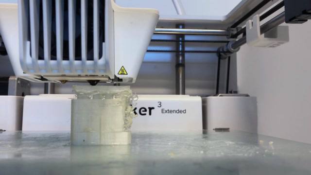 Poster for VG2 Data og elektronikk